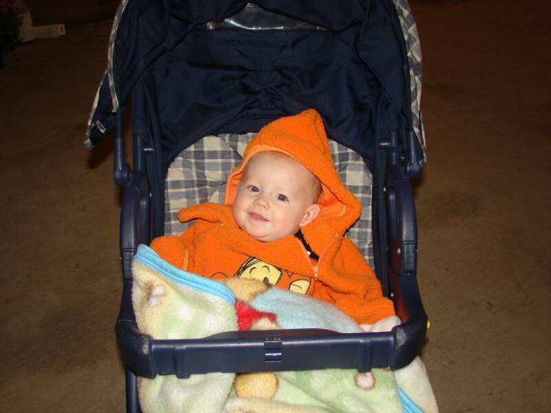 A happy first trip to the pumpkin farm